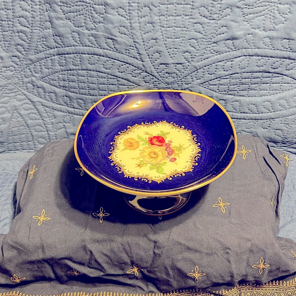 INGLASUR Cake Pedestal Stand Etched Kobalt. Very Rare in great shape